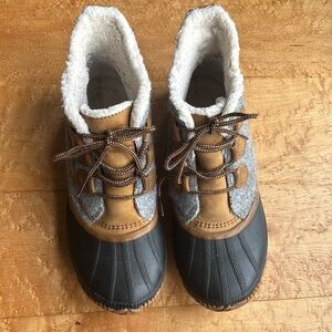Sorel out and about felt women’s sneakers size 12